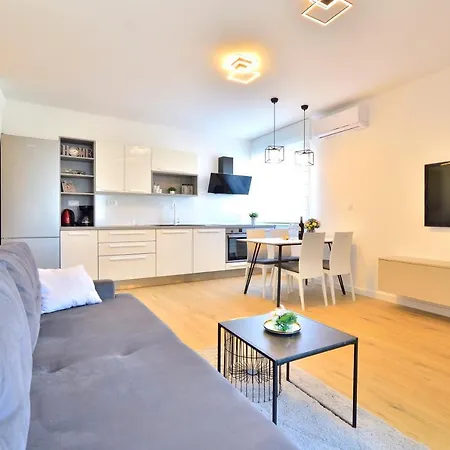 Maia Apartman