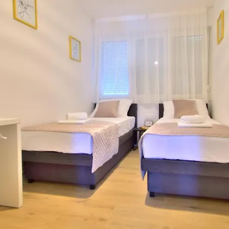 Apartment Maia *