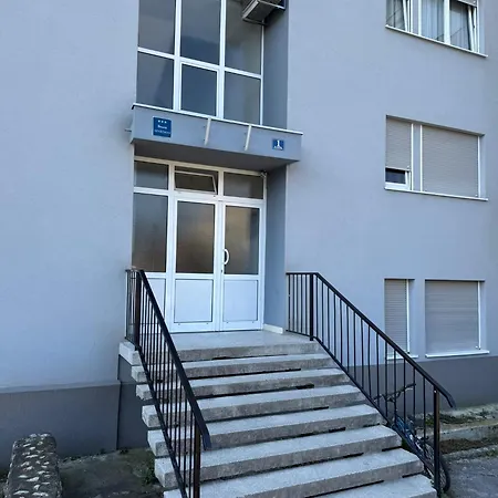 Apartment Maia *